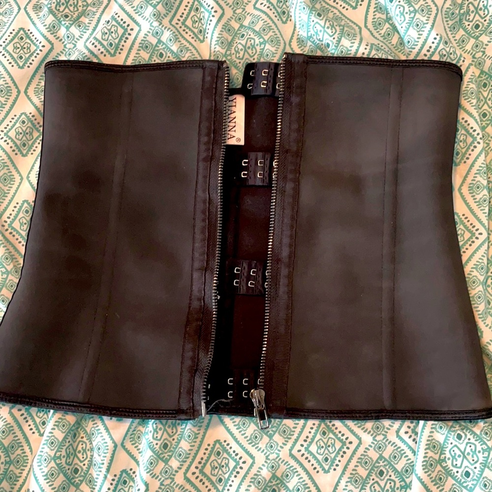 Yianna waist trainer